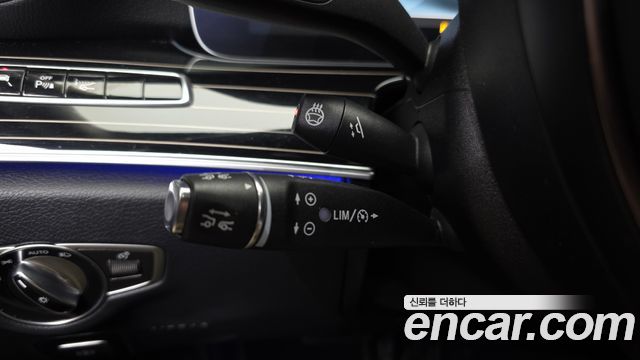Mercedes-Benz E-Class 2017 — photo 32