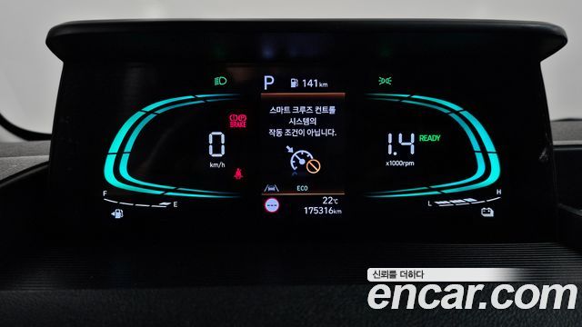 Hyundai Staria 2025 — photo 11
