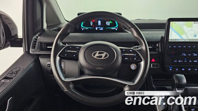 Hyundai Staria 2025 — photo 19