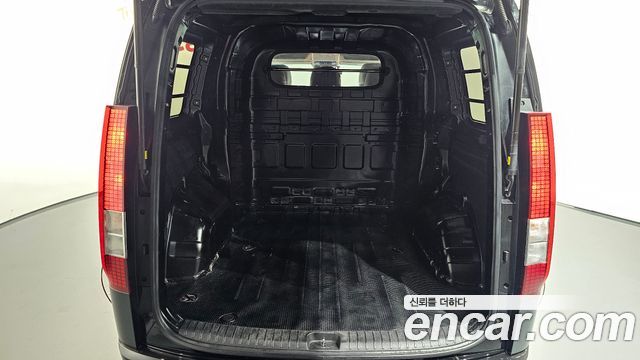 Hyundai Staria 2025 — photo 24