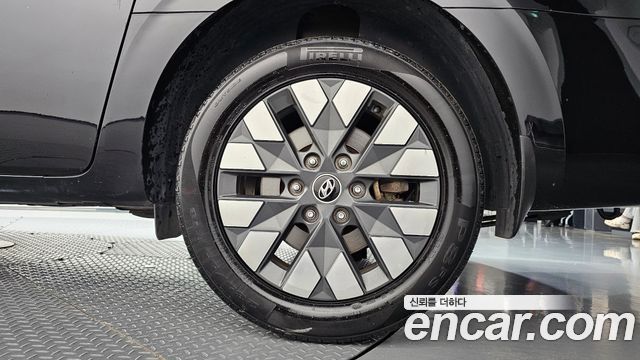 Hyundai Staria 2025 — photo 7