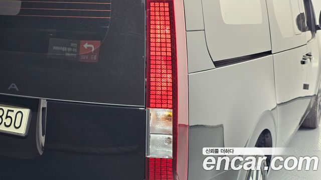 Hyundai Staria 2025 — photo 9