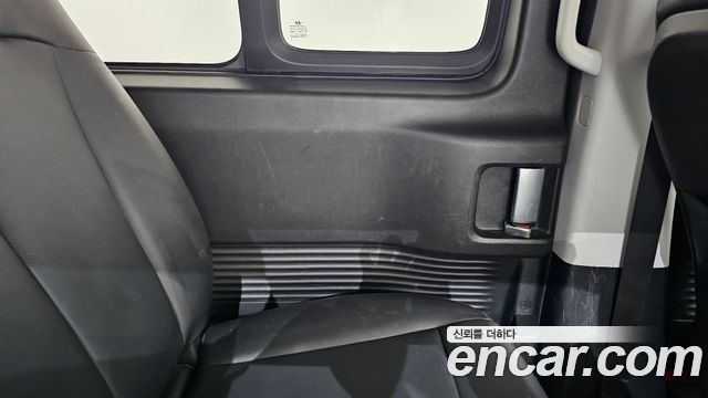 Hyundai Staria 2025 — photo 15