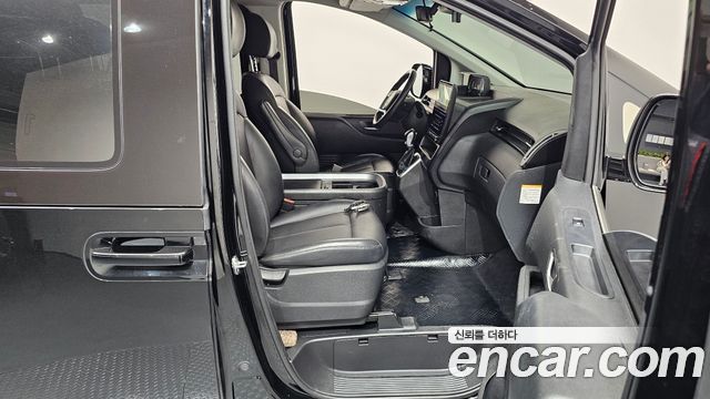 Hyundai Staria 2025 — photo 16