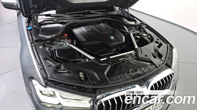 BMW 5-Series 2023 — photo 6