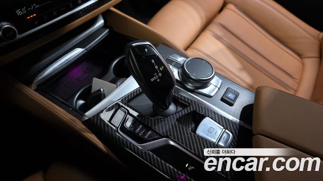 BMW 5-Series 2023 — photo 12