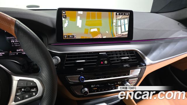 BMW 5-Series 2023 — photo 20