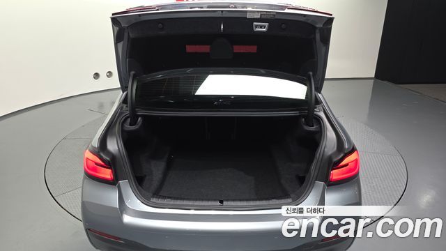 BMW 5-Series 2023 — photo 26