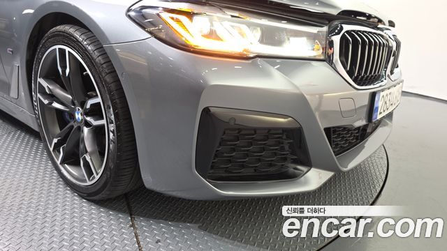 BMW 5-Series 2023 — photo 8