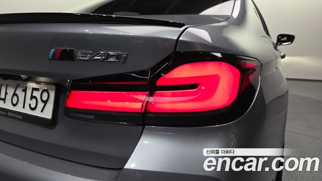 BMW 5-Series 2023 — photo 9