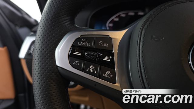 BMW 5-Series 2023 — photo 28