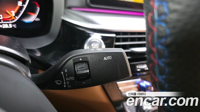 BMW 5-Series 2023 — photo 30