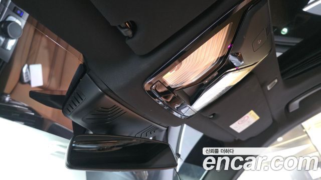 BMW 5-Series 2023 — photo 32