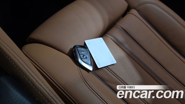 BMW 5-Series 2023 — photo 33