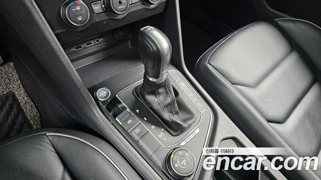 Volkswagen Tiguan 2018 — photo 12
