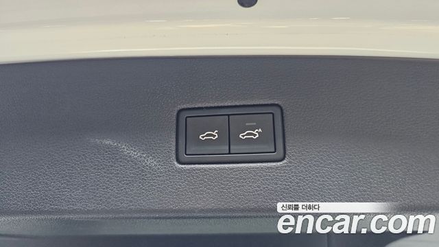 Volkswagen Tiguan 2018 — photo 23