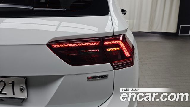 Volkswagen Tiguan 2018 — photo 9