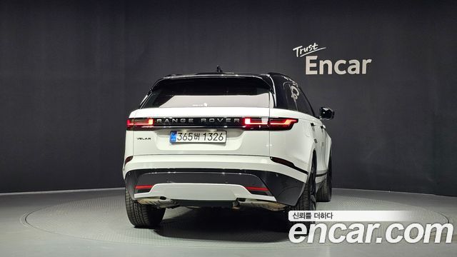 Land Rover Range Rover Velar 2026 — photo 4