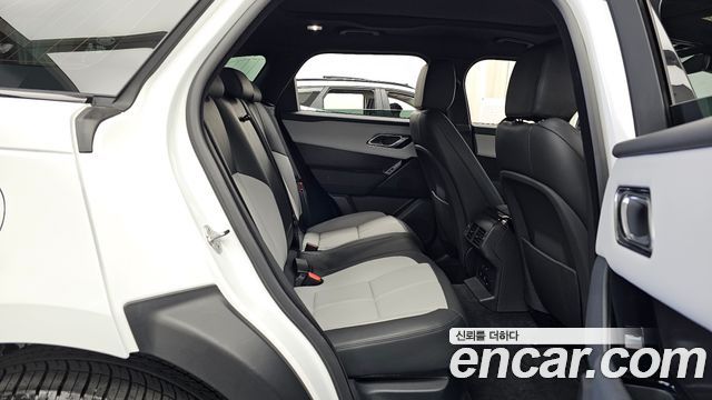 Land Rover Range Rover Velar 2026 — photo 18
