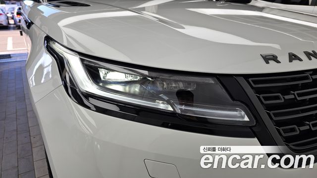 Land Rover Range Rover Velar 2026 — photo 8