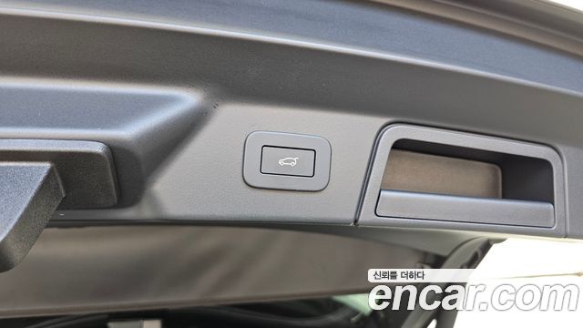 Land Rover Range Rover Velar 2026 — photo 27