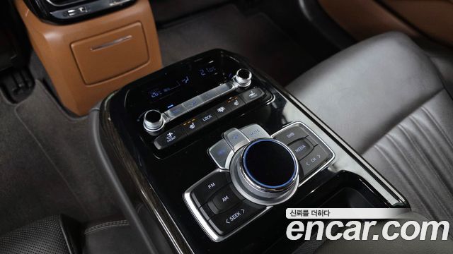 Genesis G90 2019 — photo 19