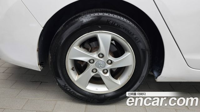Hyundai AVANTE 2012 — photo 5