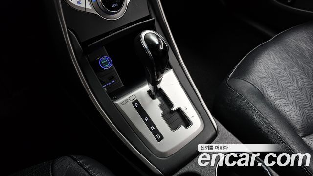 Hyundai AVANTE 2012 — photo 9