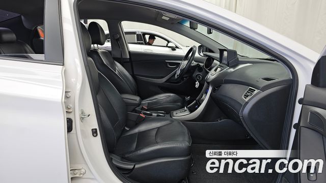 Hyundai AVANTE 2012 — photo 11