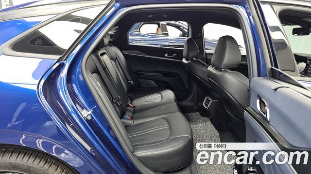 Kia K5 2023 — photo 18