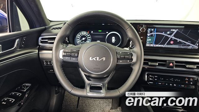 Kia K5 2023 — photo 19