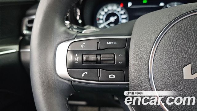 Kia K5 2023 — photo 16