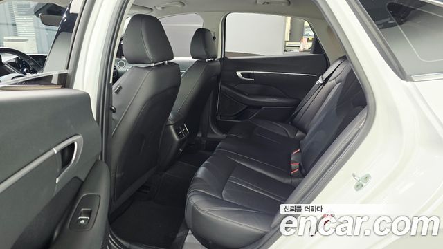 Hyundai Sonata 2022 — photo 17