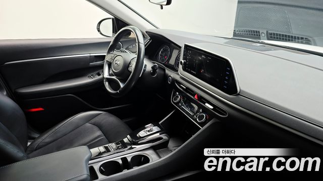 Hyundai Sonata 2022 — photo 25