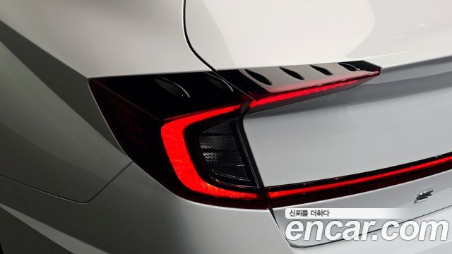 Hyundai Sonata 2022 — photo 9