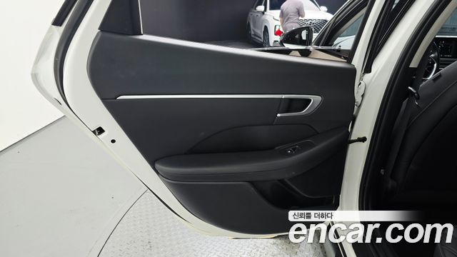Hyundai Sonata 2022 — photo 15