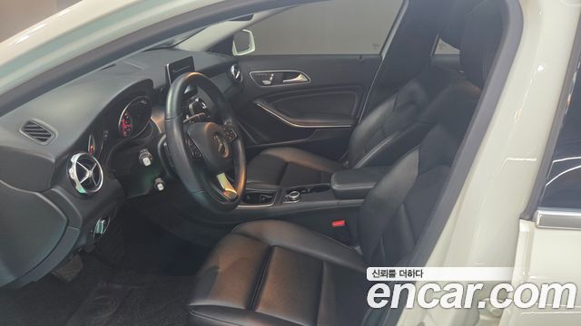 Mercedes-Benz GLA-Class 2019 — photo 10