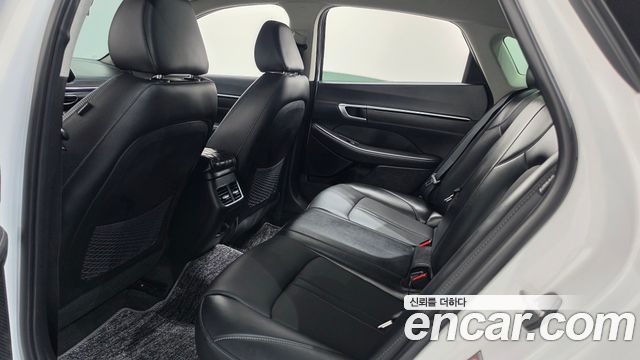 Hyundai Sonata 2023 — photo 17