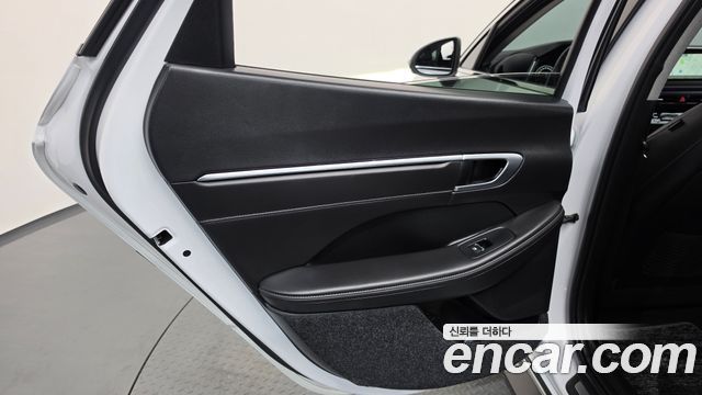 Hyundai Sonata 2023 — photo 15