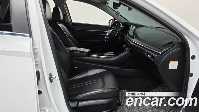 Hyundai Sonata 2023 — photo 16