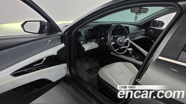 Hyundai AVANTE 2021 — photo 13