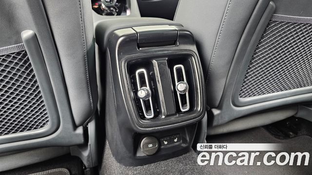 Polestar Polestar 2 2022 — photo 31