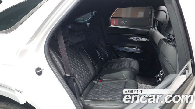 Genesis GV70 2022 — photo 17