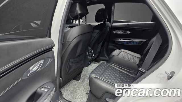 Genesis GV70 2022 — photo 18