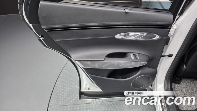 Genesis GV70 2022 — photo 15