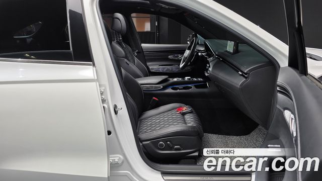 Genesis GV70 2022 — photo 16