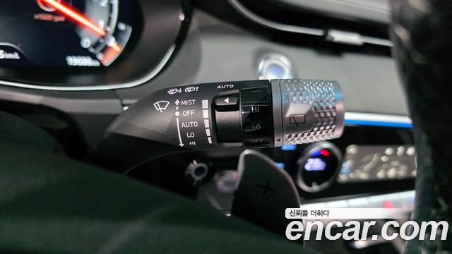 Genesis GV70 2022 — photo 27
