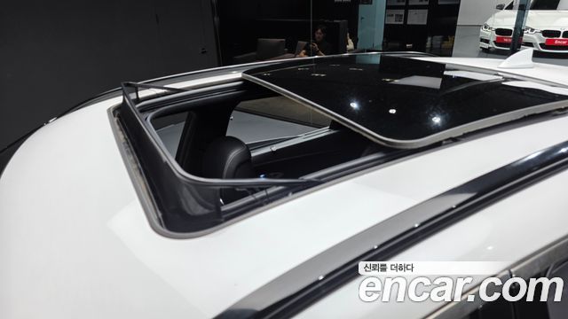 Genesis GV70 2022 — photo 33