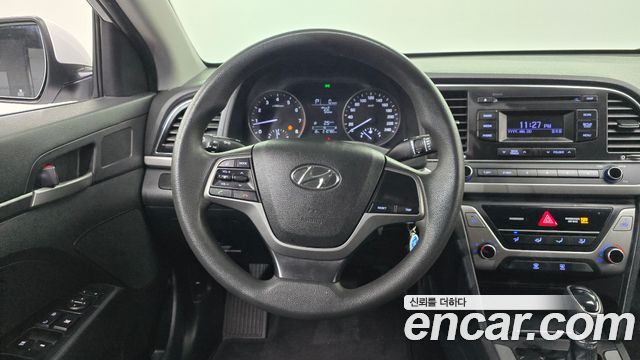 Hyundai AVANTE 2018 — photo 14