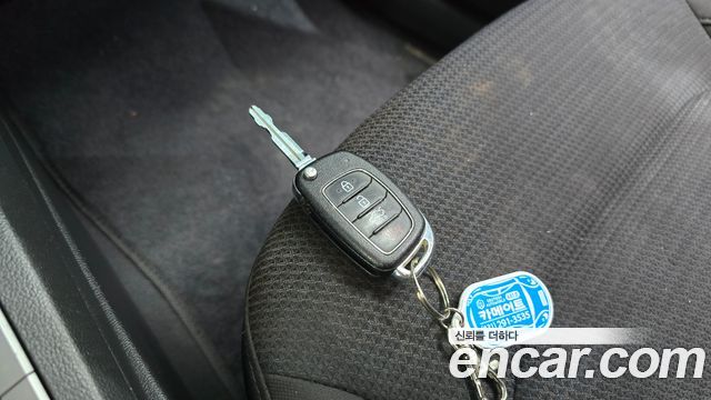 Hyundai AVANTE 2018 — photo 16